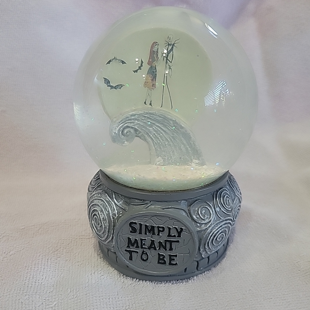 The Nightmare Before Christmas Jack and Sally Simply Ment To Be Snow Globe